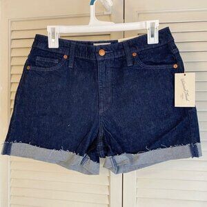 NWT Universal Thread Vintage Stretch Women's Denim Midi Shorts Size 6